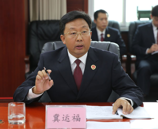 党组书记,检察长冀运福主持座谈会并讲话